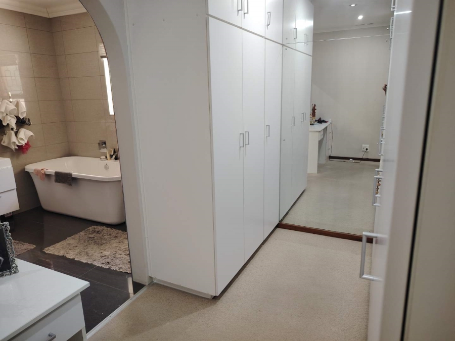 To Let 4 Bedroom Property for Rent in Ridgeworth Western Cape